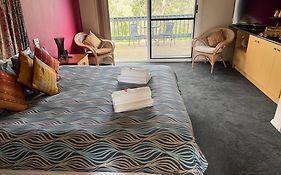 Weeroona Bed And Breakfast